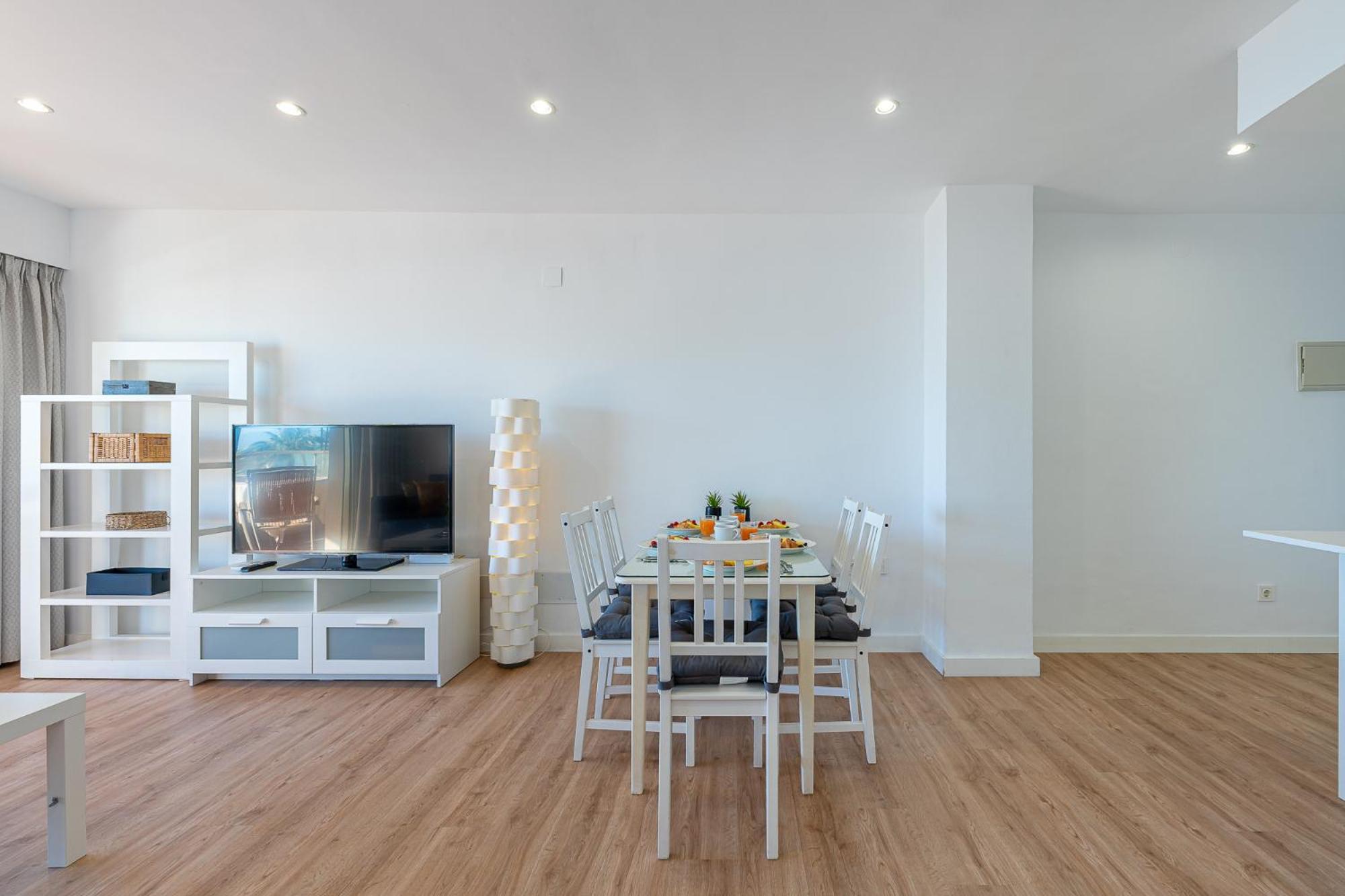797 Holiday Rentals - Moderno Piso En Primera Linea De Playa Torremolinos Eksteriør billede