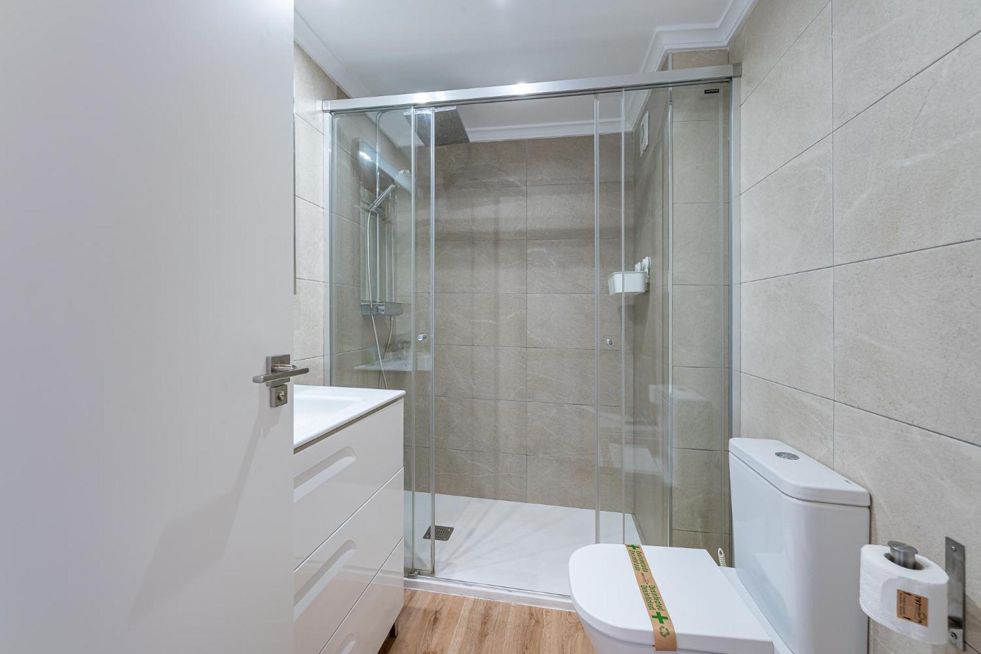 797 Holiday Rentals - Moderno Piso En Primera Linea De Playa Torremolinos Eksteriør billede