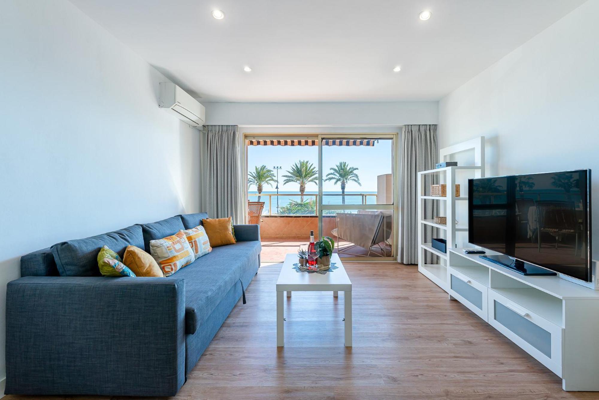 797 Holiday Rentals - Moderno Piso En Primera Linea De Playa Torremolinos Eksteriør billede